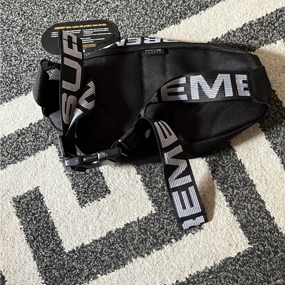 Supreme Men’s waist bag SS18 black - Picture 5 of 5